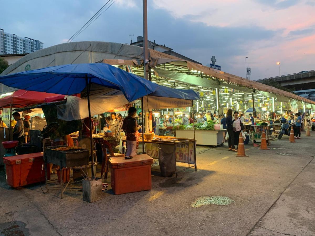 Gaiwandhanat Homestay Bangkok Exterior foto